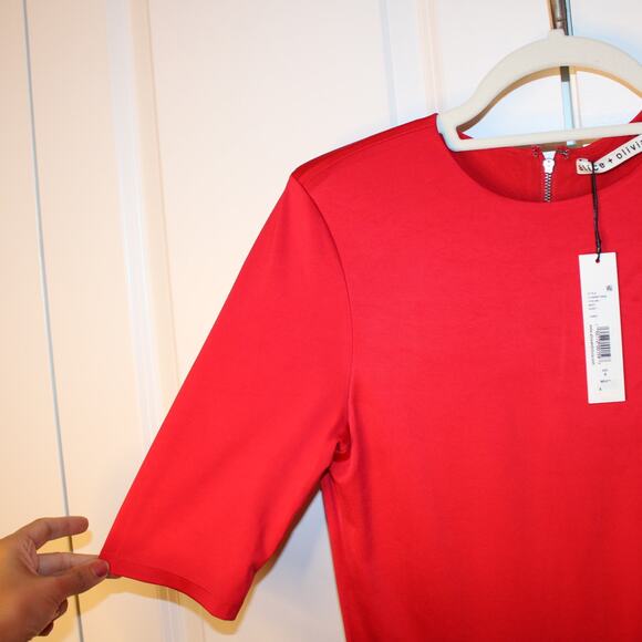 ALICE + OLIVIA - NWT - Nova Red Tulip Asymmetrical Mini Dress | 6 - Picture 7 of 12
